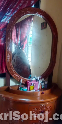 সেগুন কাঠের ড্রেসিং টেবিল